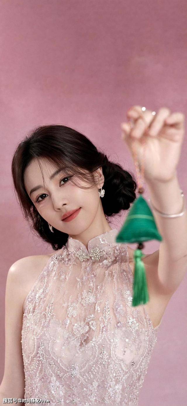 尚写真粉色蕾丝旗袍优雅迷人瓦力棋牌试玩白鹿端午节时