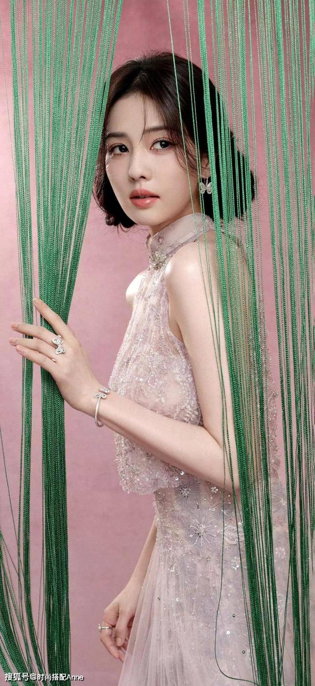 尚写真粉色蕾丝旗袍优雅迷人瓦力棋牌试玩白鹿端午节时(图4)