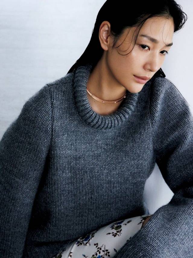 学会用珠宝50+女性尤其不可忽略瓦力游戏灰色穿搭的高级感秘诀：要(图6)