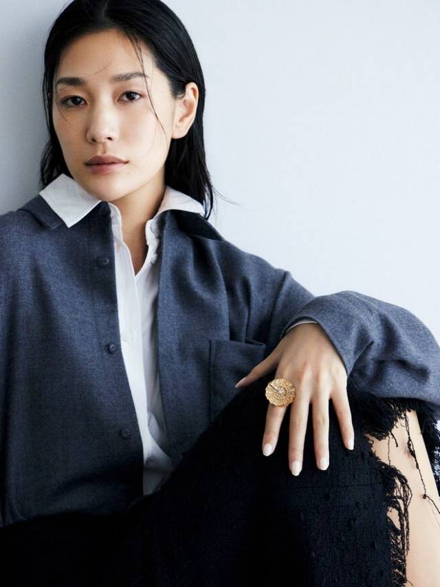 学会用珠宝50+女性尤其不可忽略瓦力游戏灰色穿搭的高级感秘诀：要(图7)